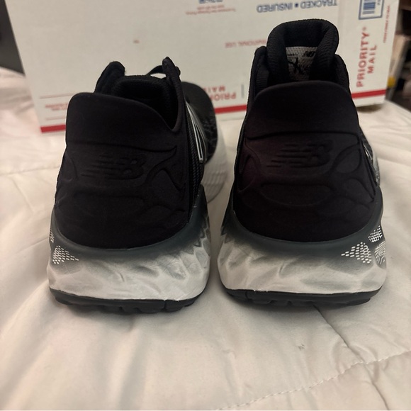 New Balance Black White and Gray M1080B11-D mens size 9.5 - Picture 5 of 8